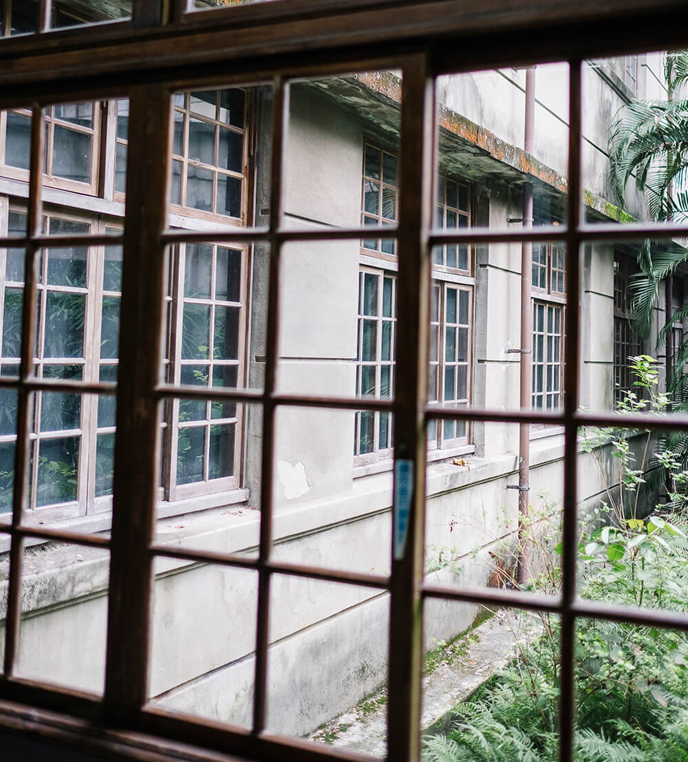 Plastic parts for doors and windows